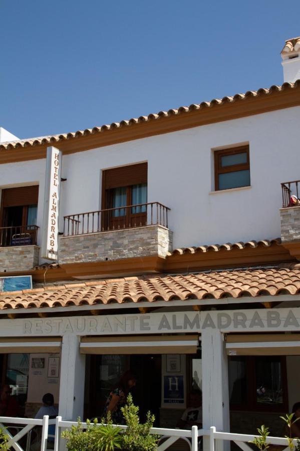סהרה דה לוס אטונס Hotel Almadraba מראה חיצוני תמונה