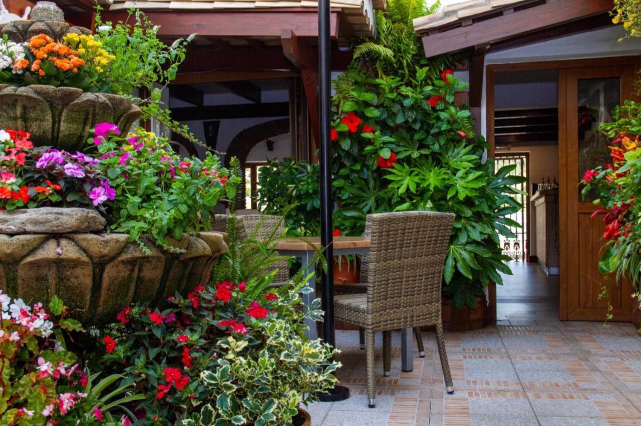 סהרה דה לוס אטונס Hotel Almadraba מראה חיצוני תמונה