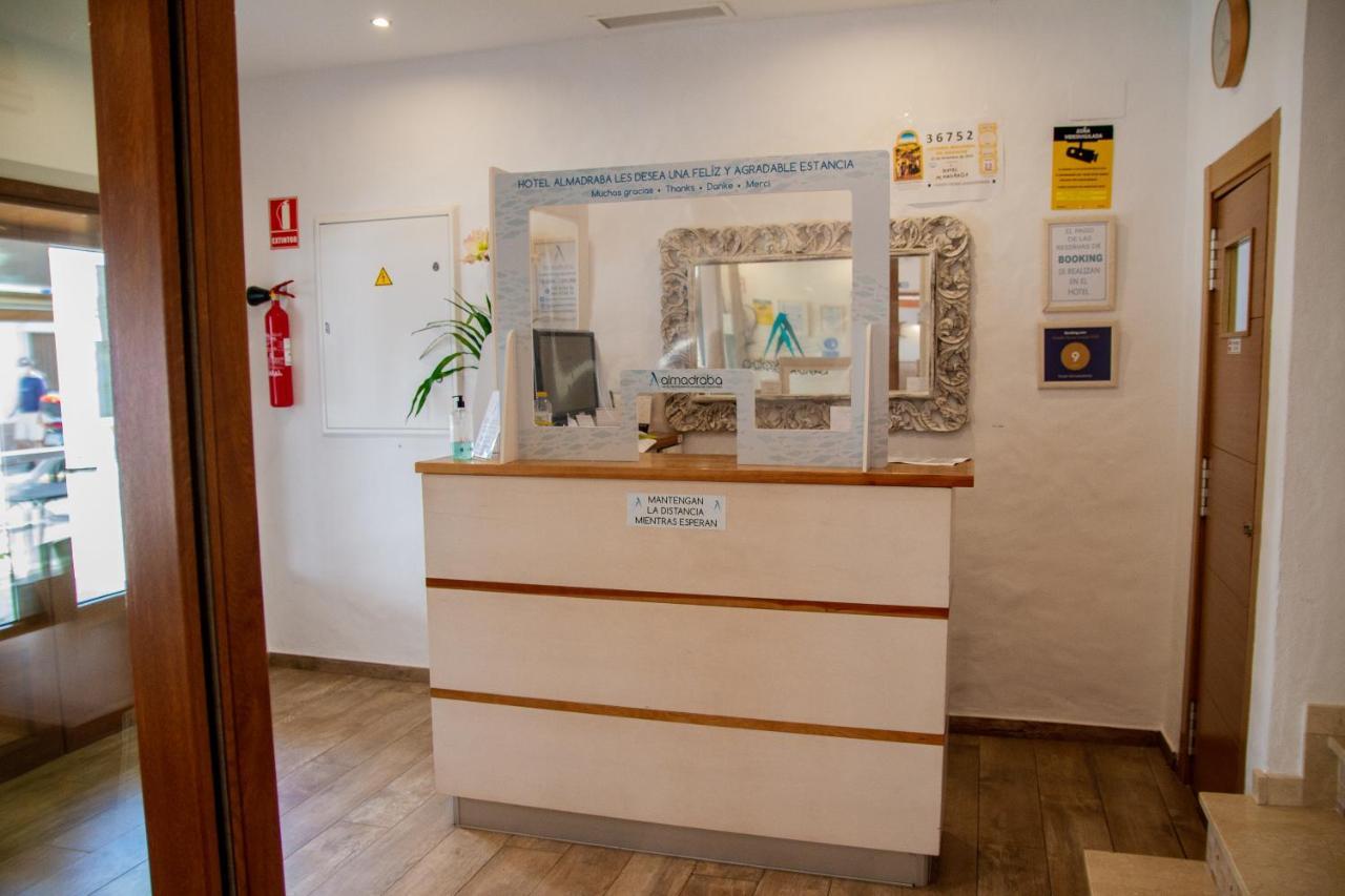 סהרה דה לוס אטונס Hotel Almadraba מראה חיצוני תמונה