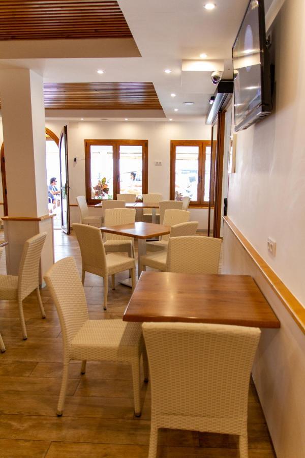סהרה דה לוס אטונס Hotel Almadraba מראה חיצוני תמונה