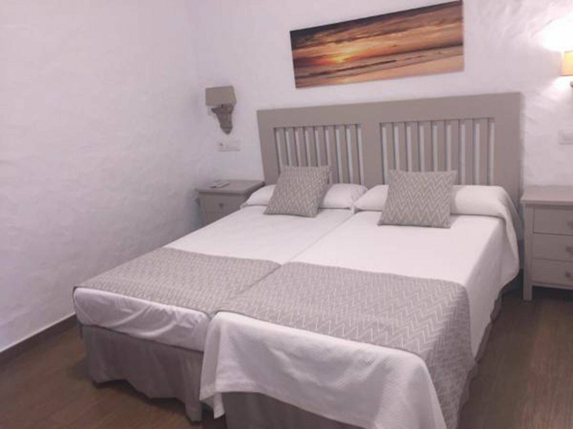 סהרה דה לוס אטונס Hotel Almadraba מראה חיצוני תמונה
